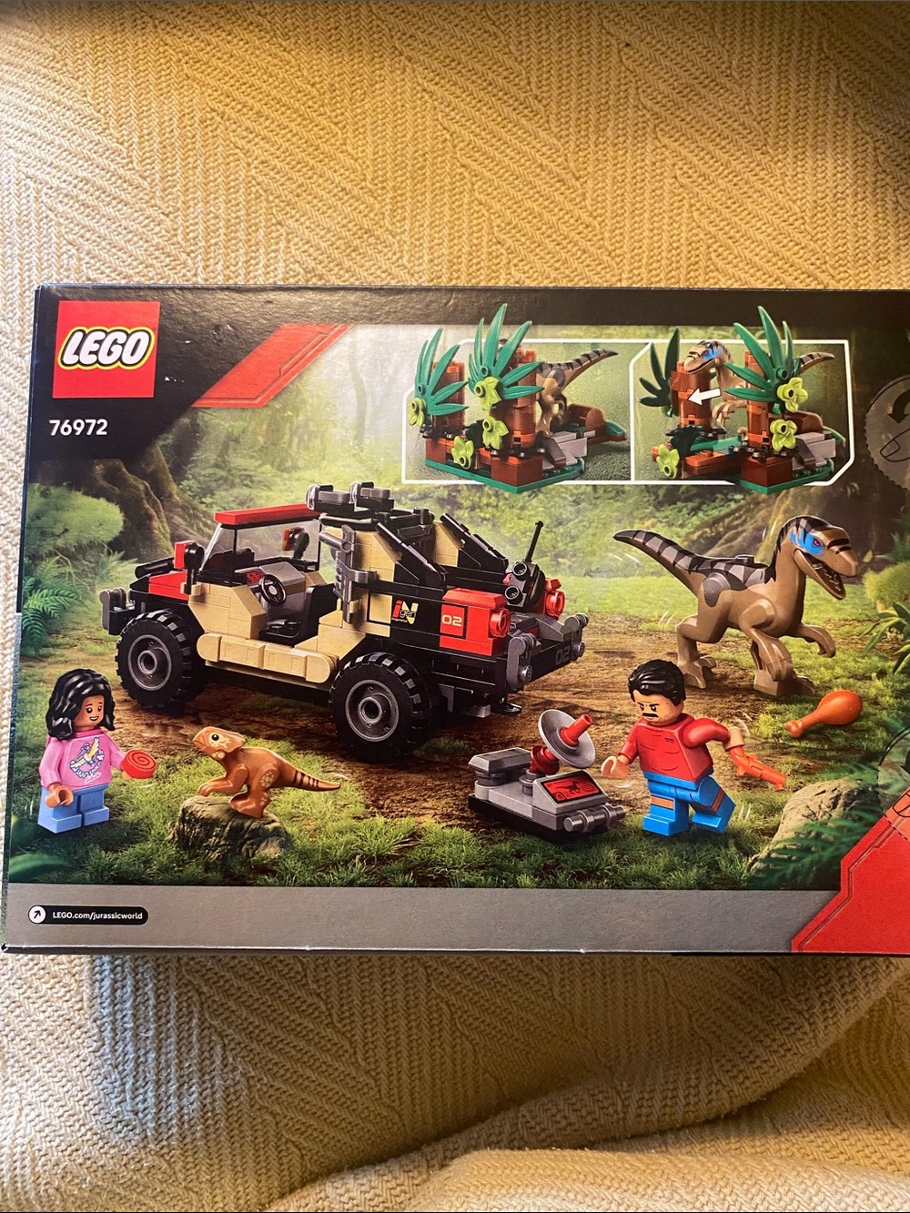 LEGO Jurassic World- Raptor Off-Road Escape Set - Picture 3 of 4